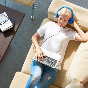 Researchers Find The Best Relaxing Music that Makes You Fall Asleep Faster